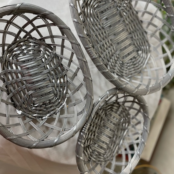 3 beautiful woven wire metal nesting baskets. - Picture 13 of 13